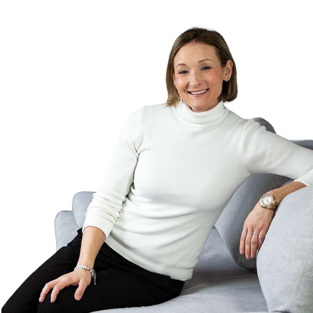 Bild von Elena auf einer Couch